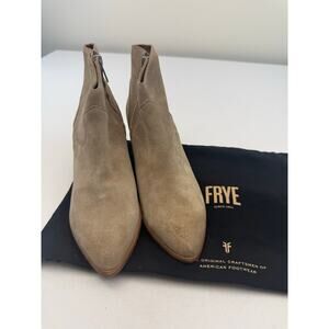 NEW Frye Reed Block Heel Bootie Ankle Boots Tan Suede Women’s Size 6M